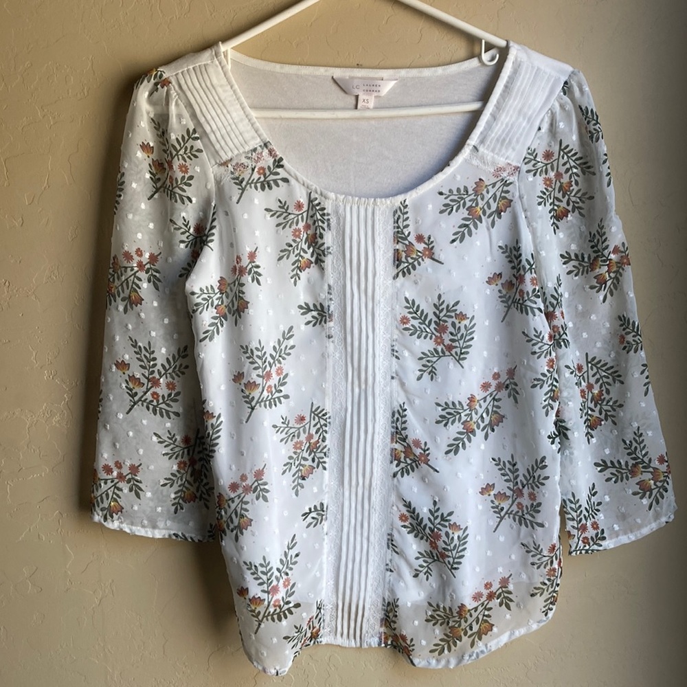 Lc Lauren Conrad xs women’s lace floral  3/4 sleeve  blouse